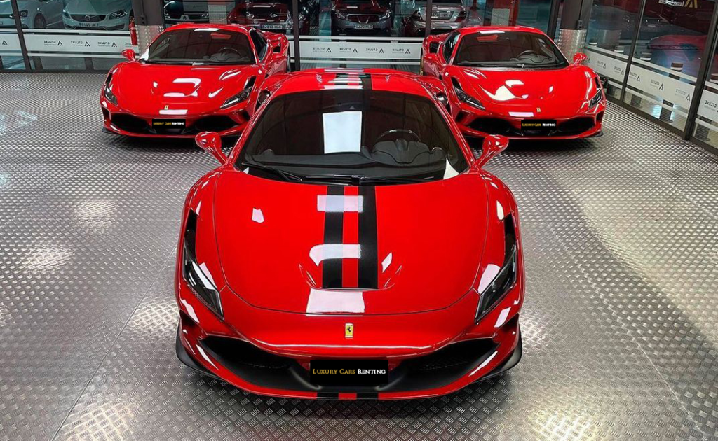 Servicio de Alquiler de Ferrari en Madrid con Luxury Cars Rental - 3 coches Ferrari F8 Spyder de color Rojo